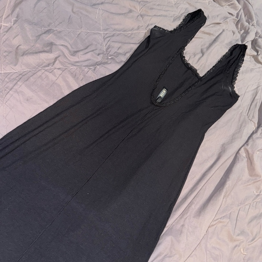 SKIMS Black Soft Lounge Lace Scoop Neck Maxi Dress - Picture 5 of 12